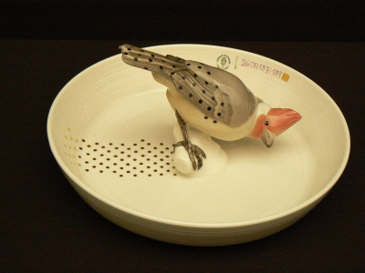 Animal bowl with bird