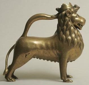 aquamanile form of lion