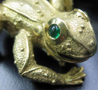 frog form clip  detail