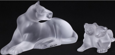 Lalique artglass lion figures